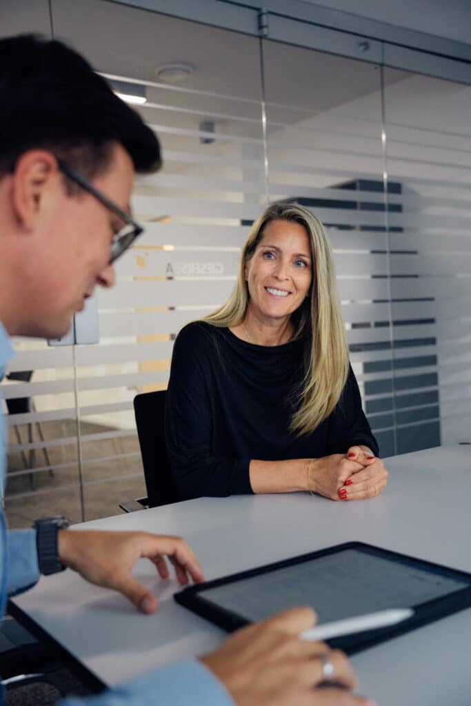 Beratungsgespräch zwischen 2 Personen